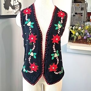 VICTORIA JONES, blank with red and green enbroidery. Size PS Chico